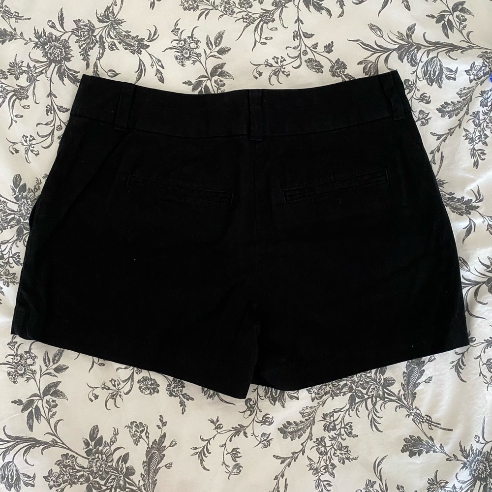 LOFT Riviera Shorts 4” - Picture 3 of 4